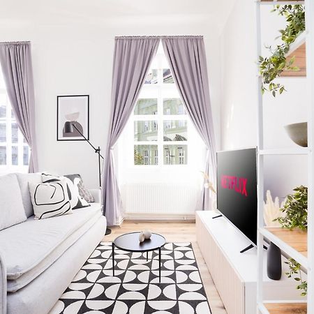 Prague Days - Bright Apartment - Old Town Екстер'єр фото