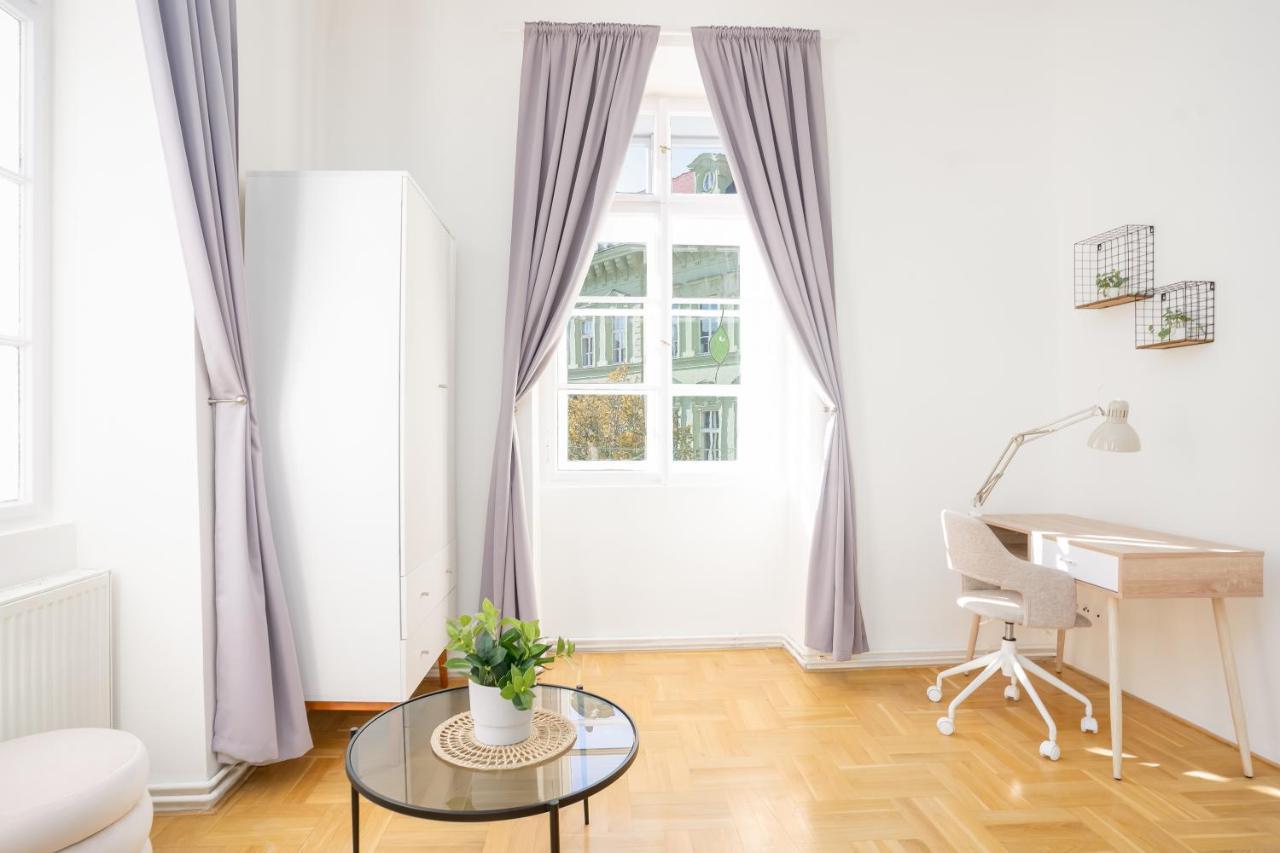 Prague Days - Bright Apartment - Old Town Екстер'єр фото